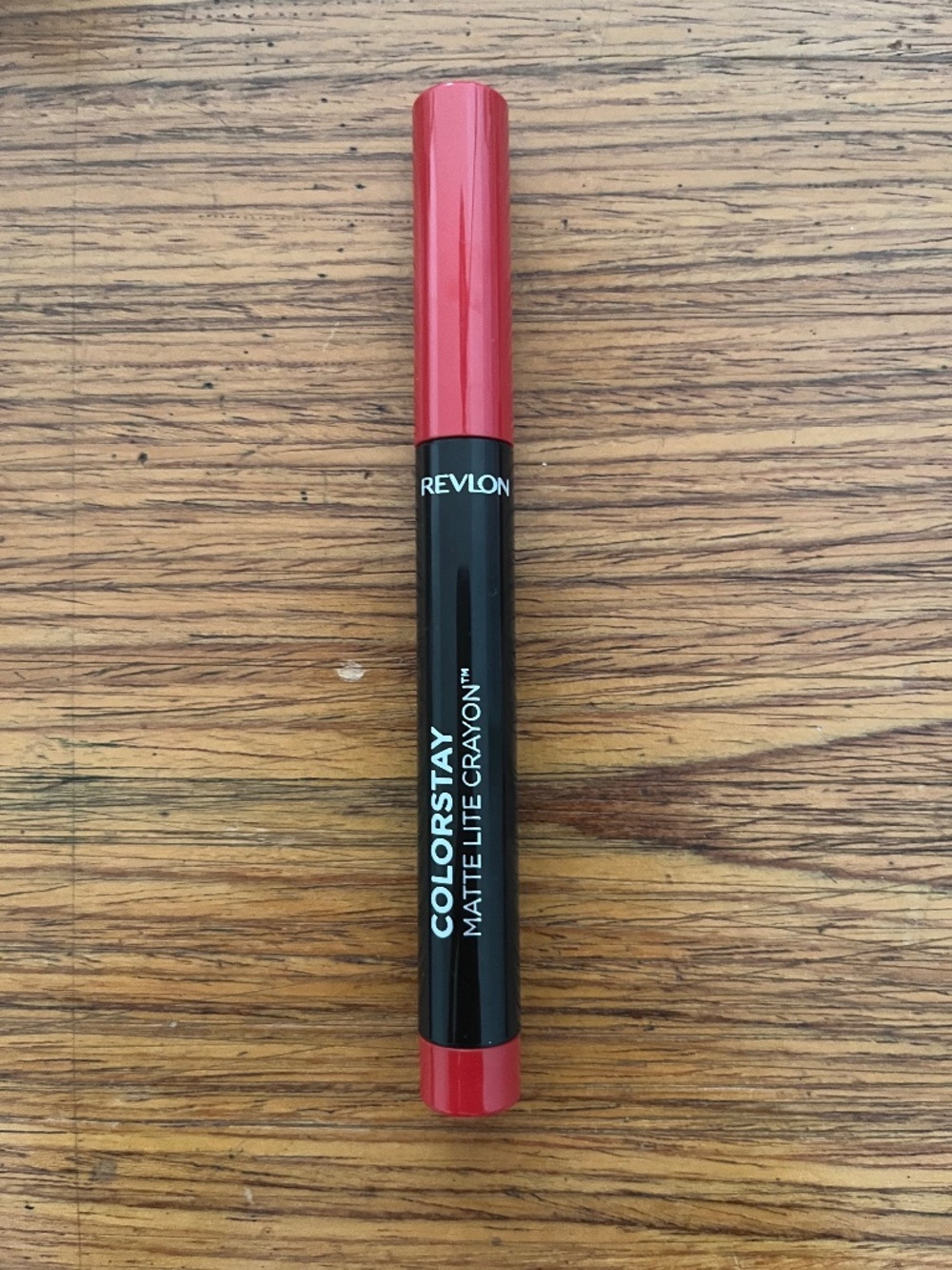 Revlon - Colorstay Matte Lite Lip Crayon (009 Ruffled Feathers)